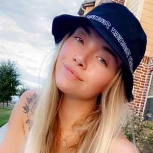 Meet your Posher, Sydney